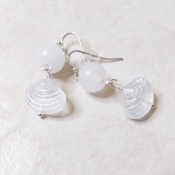 Beach Wedding? Chunky White Agate + Pressed Glass Clam Shell Dangle Earrings - Picture 2 of 7
